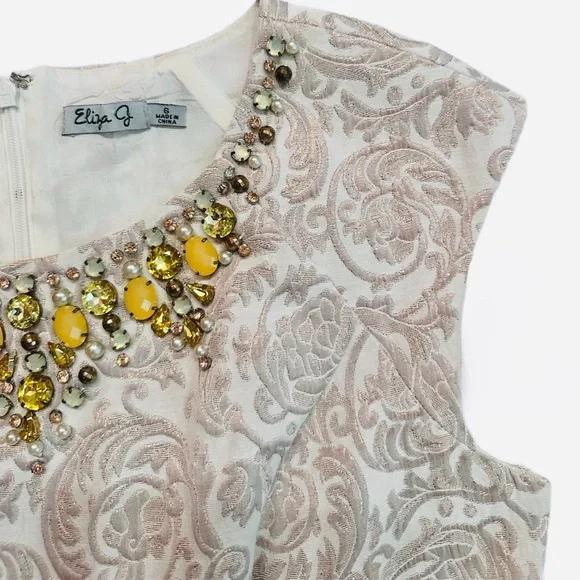 ELIZA J ~ Cream and Gold Jacquard Patterned Dress w/Pockets and Jewel Neckline - Picture 7 of 9